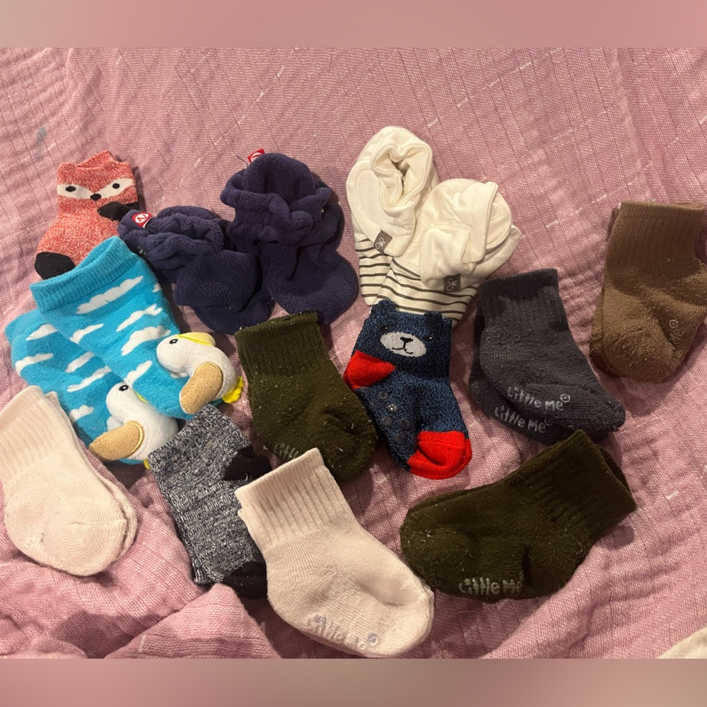 Lot of zutano goumi and boogie toes baby bundle with socks